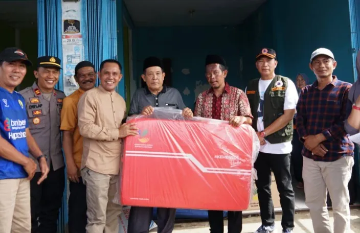 Dinsos Dampingi Bupati Kepahiang Serahkan Bantuan Korban Kebakaran