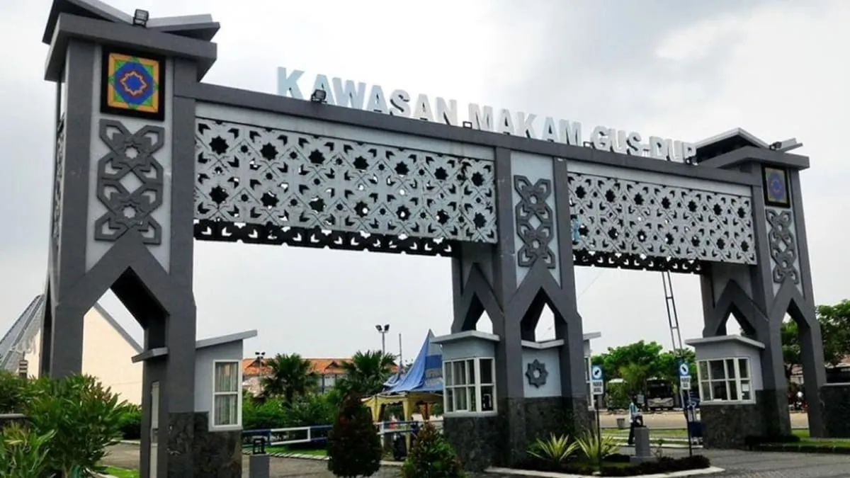 Makam Gus Dur dan Kakeknya merupakan salah satu wisata religi di Jombang yang jadi daya tarik utama Kota Santri. Foto: Istimewa