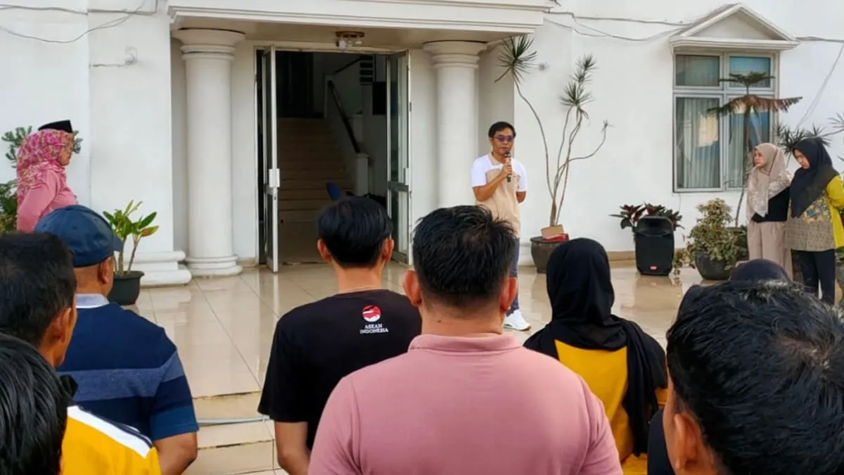 Plt. Sekwan Kabupaten Kepahiang, Ayub David Pranoto, S.Sos., M.A.P pimpin apel dan Jumat bersih.