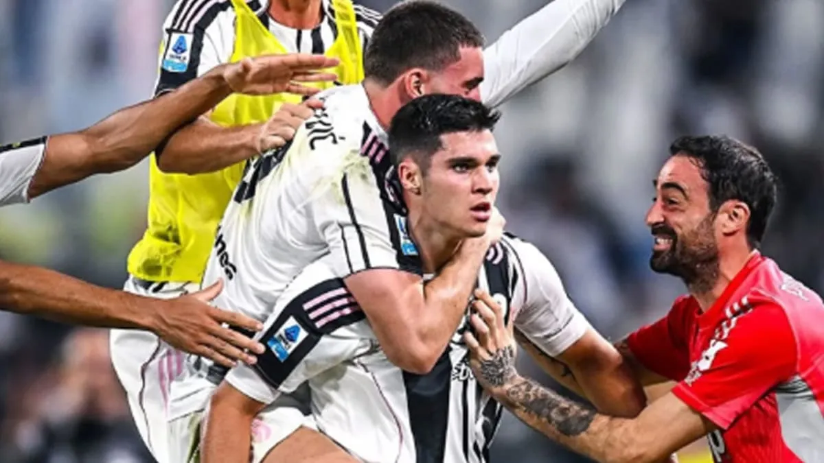 Juventus menang dramatis lewat gol Vasillije Adzic pada menit ke-90+1.