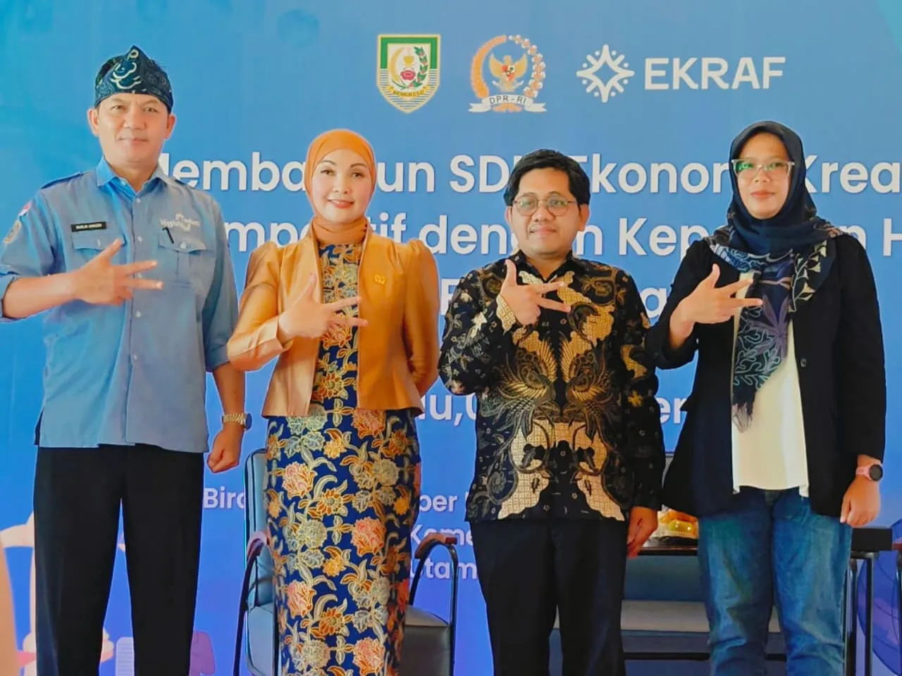 Anggota DPR RI Dapil Bengkulu Komisi VII, Hj. Erna Sari Dewi, S.E, M.H bekerja sama dengan Kementrian Ekonomi Kreatif mendorong pelaku ekonomi kreatif (ekraf) mendapat kepastian hukum di era digital.